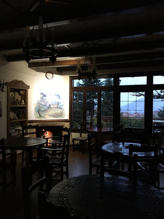 Hotel Makkas Krentis 외부 사진