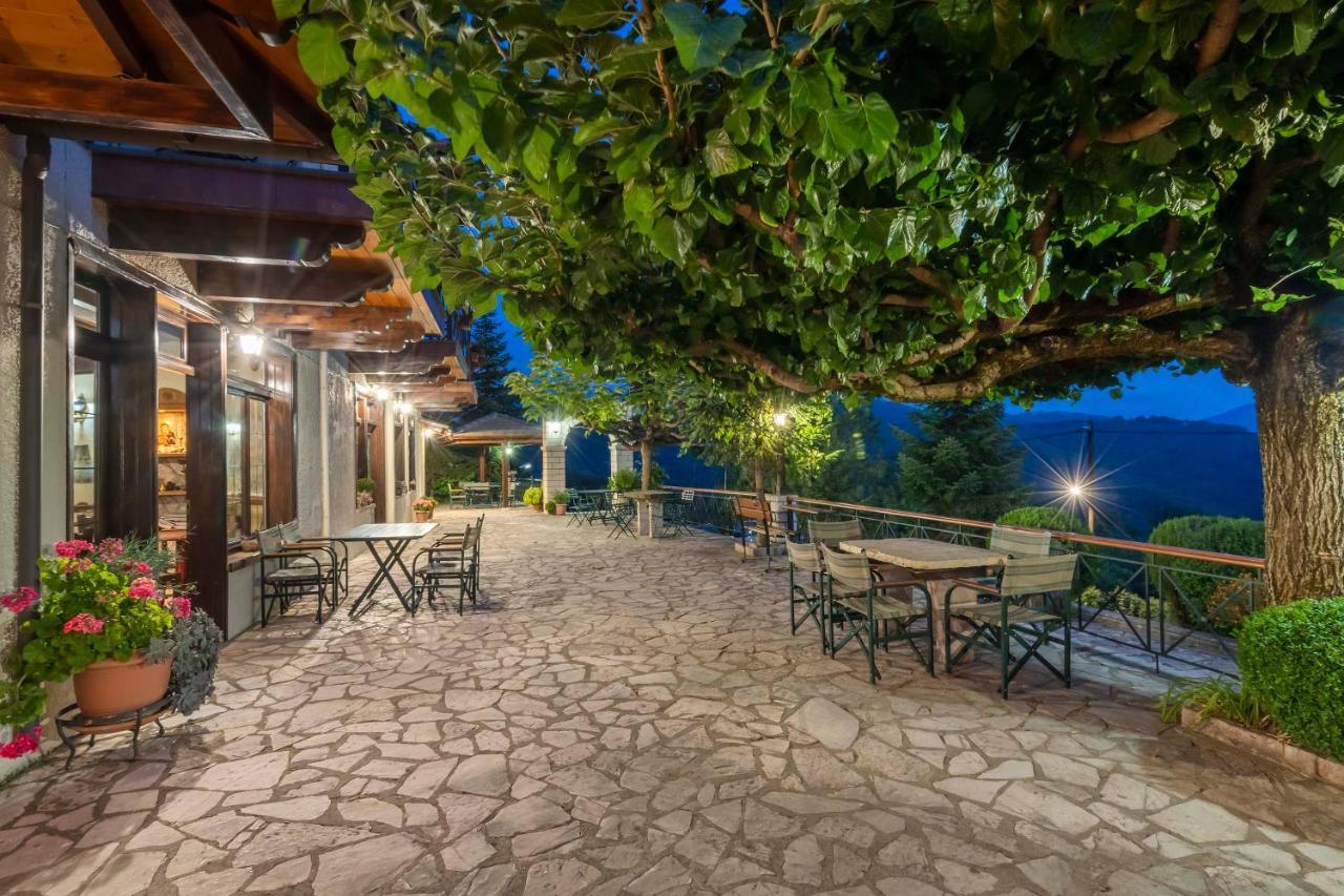 Hotel Makkas Krentis 외부 사진