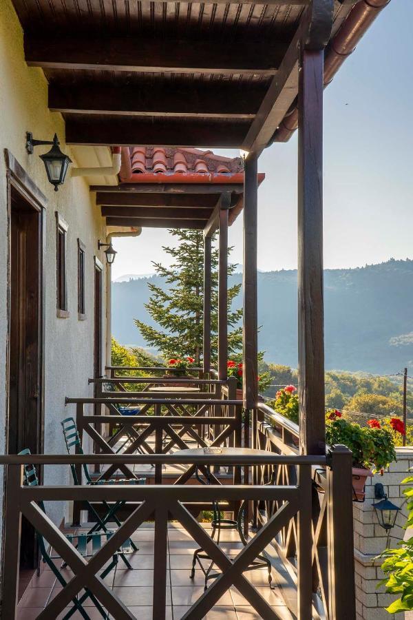 Hotel Makkas Krentis 외부 사진